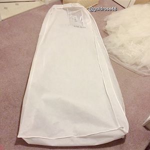 ADDITIONAL PHOTOS for Vera Wang wedding dress